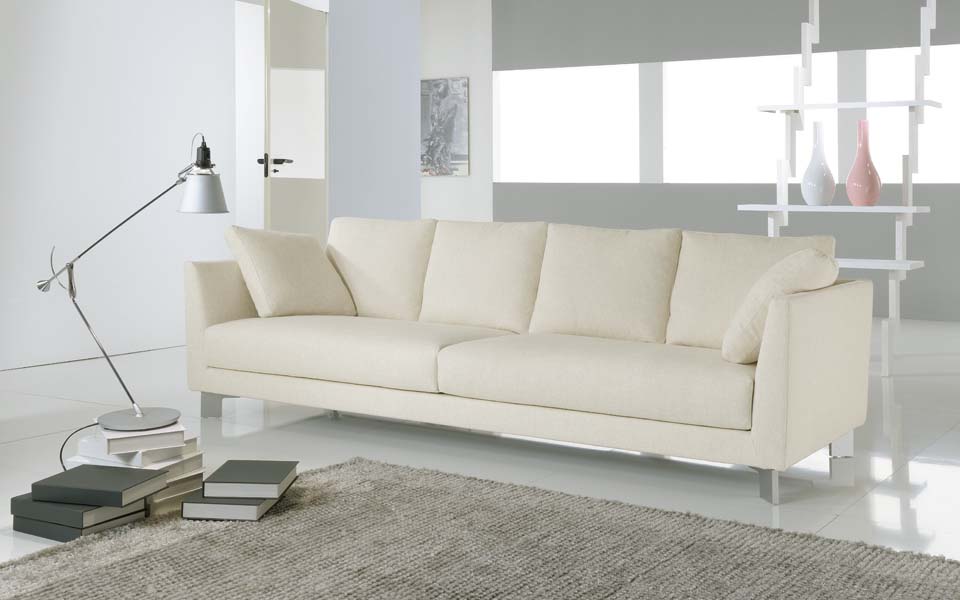 produzione divano a Milano divano moderno deborah